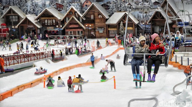 Serunya Main Salju di Bekasi! Trans Snow World Hadirkan Promo Spesial untuk Si Kecil